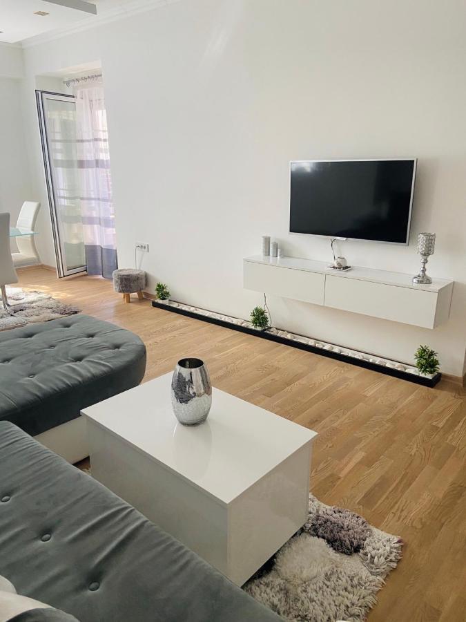 Royal King Apartment Κουμάνοβο Εξωτερικό φωτογραφία