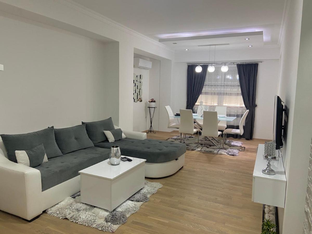 Royal King Apartment Κουμάνοβο Εξωτερικό φωτογραφία